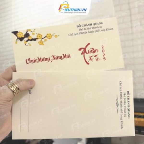 Kỹ thuật gia công ép kim dập nổi để tạo thiệp Tết độc đáo và ấn tượng